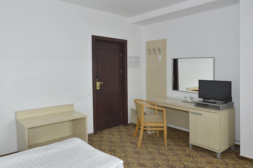 Aseltur Brasov Ξενοδοχείο Εξωτερικό φωτογραφία