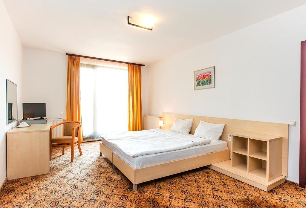 Aseltur Brasov Ξενοδοχείο Εξωτερικό φωτογραφία
