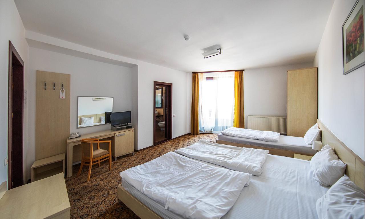 Aseltur Brasov Ξενοδοχείο Εξωτερικό φωτογραφία