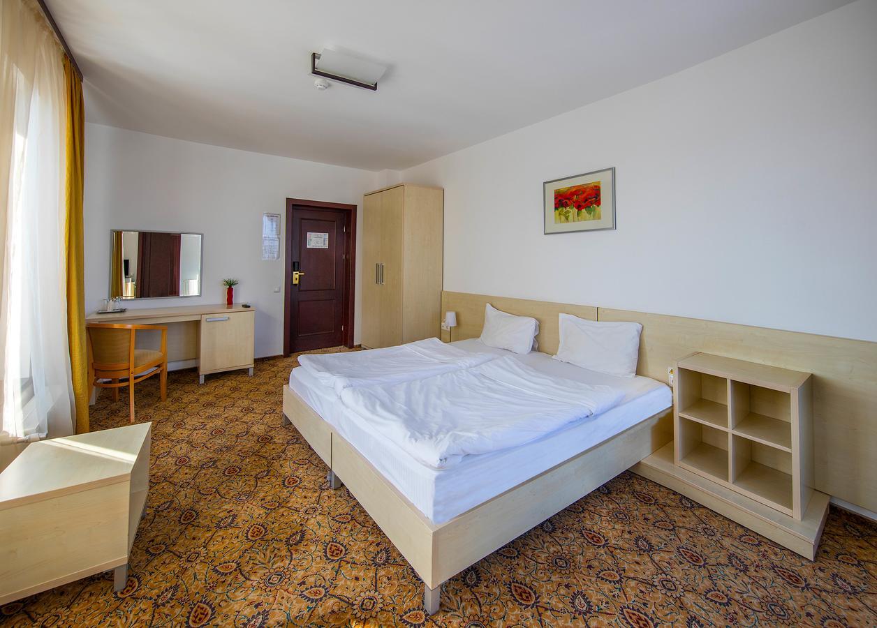 Aseltur Brasov Ξενοδοχείο Εξωτερικό φωτογραφία